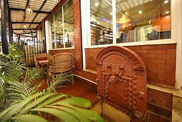 هتل Osho Home