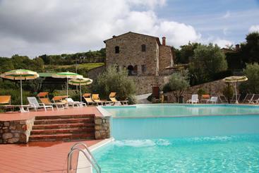 هتل Relais Guado Al Sole