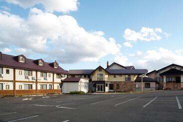 هتل Resort Inn North Country