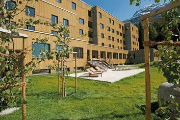 בית מלון כפרי St. Moritz Youth Hostel