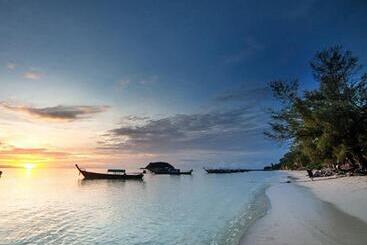 Lipe Power Beach Resort