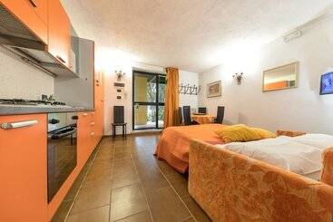 Residence Gardasee Apartments With Lake View