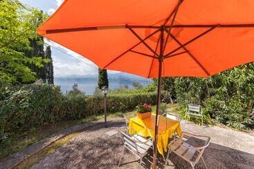 Residence Gardasee Apartments With Lake View