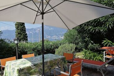 Residence Gardasee Apartments With Lake View