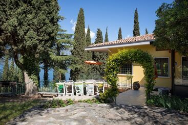 Residence Gardasee Apartments With Lake View