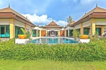 استراحتگاه Ataman Luxury Villas