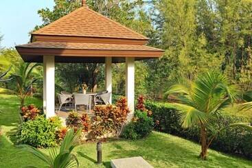 استراحتگاه Ataman Luxury Villas