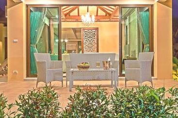 استراحتگاه Ataman Luxury Villas
