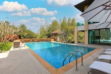 استراحتگاه Ataman Luxury Villas
