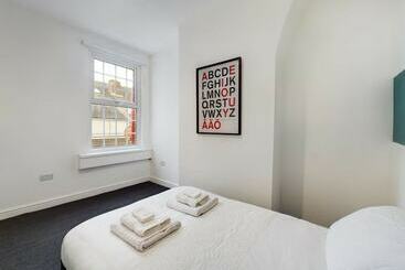 Contemporary 4bd Home Nr Liverpool City Centre