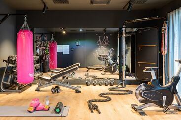 هتل Moxy Plymouth