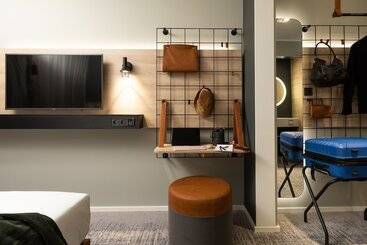 هتل Moxy Plymouth