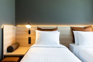 هتل Moxy Plymouth