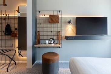 هتل Moxy Plymouth