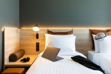 هتل Moxy Plymouth