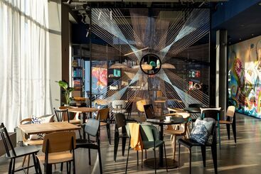هتل Moxy Plymouth