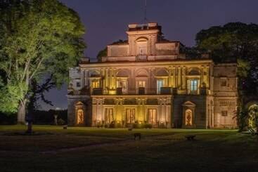 هتل Palacio Santa Candida
