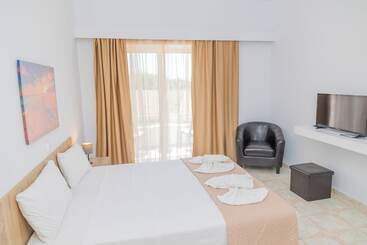 هتل Viva Tourismo Resort Naturist Club
