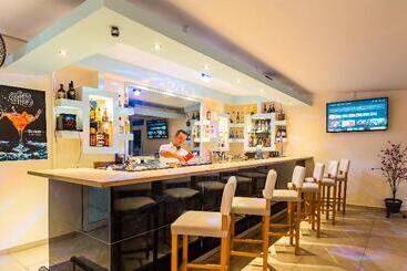 هتل Viva Tourismo Resort Naturist Club