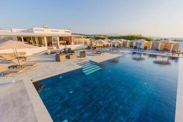 هتل Viva Tourismo Resort Naturist Club