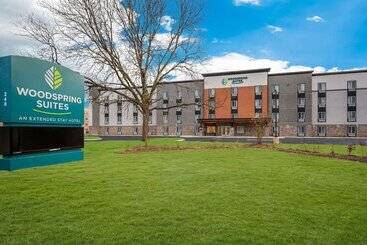 هتل Woodspring Suites Dearborn   Detroit