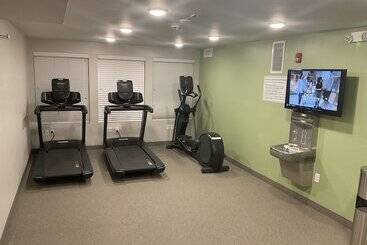 هتل Woodspring Suites Dearborn   Detroit