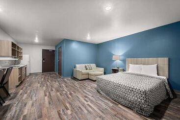 هتل Woodspring Suites Dearborn   Detroit