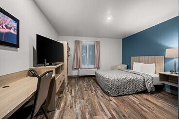 هتل Woodspring Suites Dearborn   Detroit