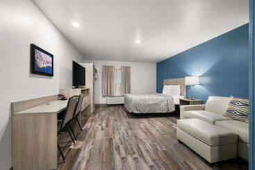 هتل Woodspring Suites Dearborn   Detroit