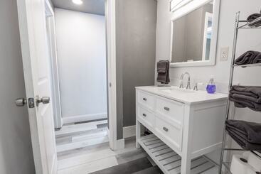 پانسیون The Nest Apt A