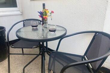 اقامتگاه The Union   Stylish 4 Bed House