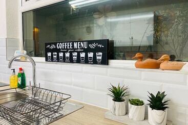 اقامتگاه The Union   Stylish 4 Bed House