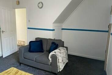 اقامتگاه The Union   Stylish 4 Bed House