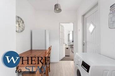 اقامتگاه Wheretostay Entire 3bed House