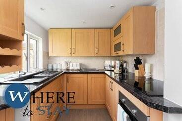 اقامتگاه Wheretostay Entire 3bed House