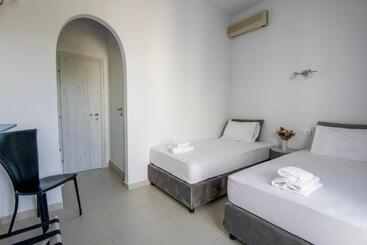 هتل Porto Bello Di Paros
