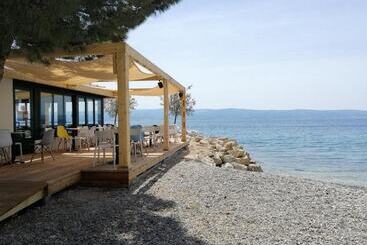 پانسیون Apartments Sun & Sea