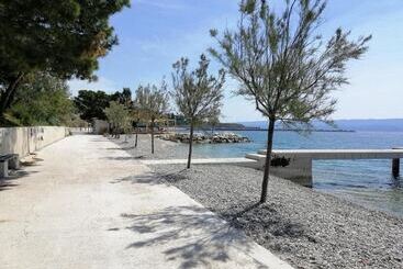 پانسیون Apartments Sun & Sea