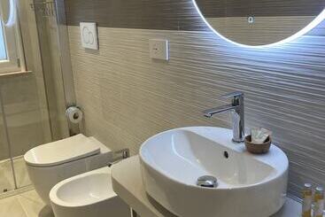 پانسیون Divina Holiday   Rooms