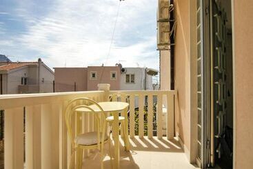 پانسیون Villa Apartments Babaja