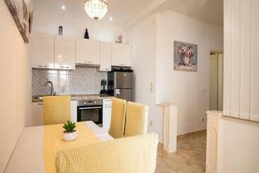 پانسیون Villa Apartments Babaja