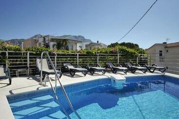 پانسیون Villa Apartments Babaja