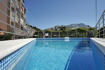 پانسیون Villa Apartments Babaja