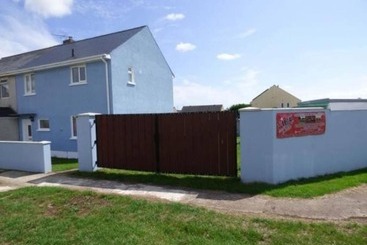اقامتگاه Stunning 2 Bed House In Pembroke Dock