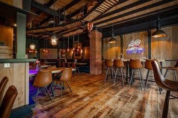 استراحتگاه Vakantiepark Hellendoorn