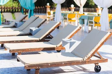Sandy Beach Annexe
