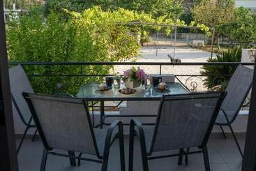 Sivotahomes Family