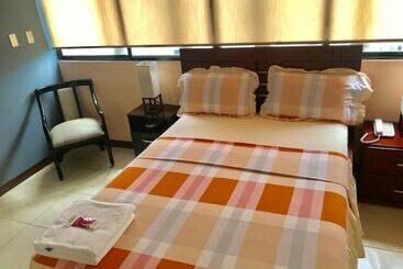 تختخواب و صبحانه Villa Garza Inn