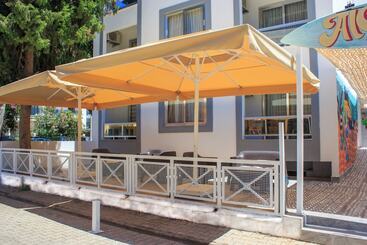 هتل Aloha Suites Mediterranean