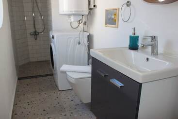 هتل Aloha Suites Mediterranean
